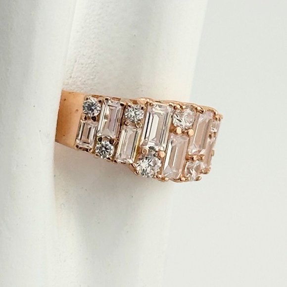 Beautiful 1.7ct White Topaz Baguette Ring - Sz 7 - 14kt Rose Gold Over Sterling - Picture 9 of 12